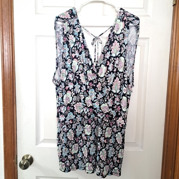 NWOT LANE BRYANT SLEEVELESS DOUBLE V-NECK BLOUSE - Picture 4 of 8